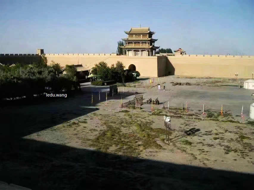 七绝  登嘉峪关